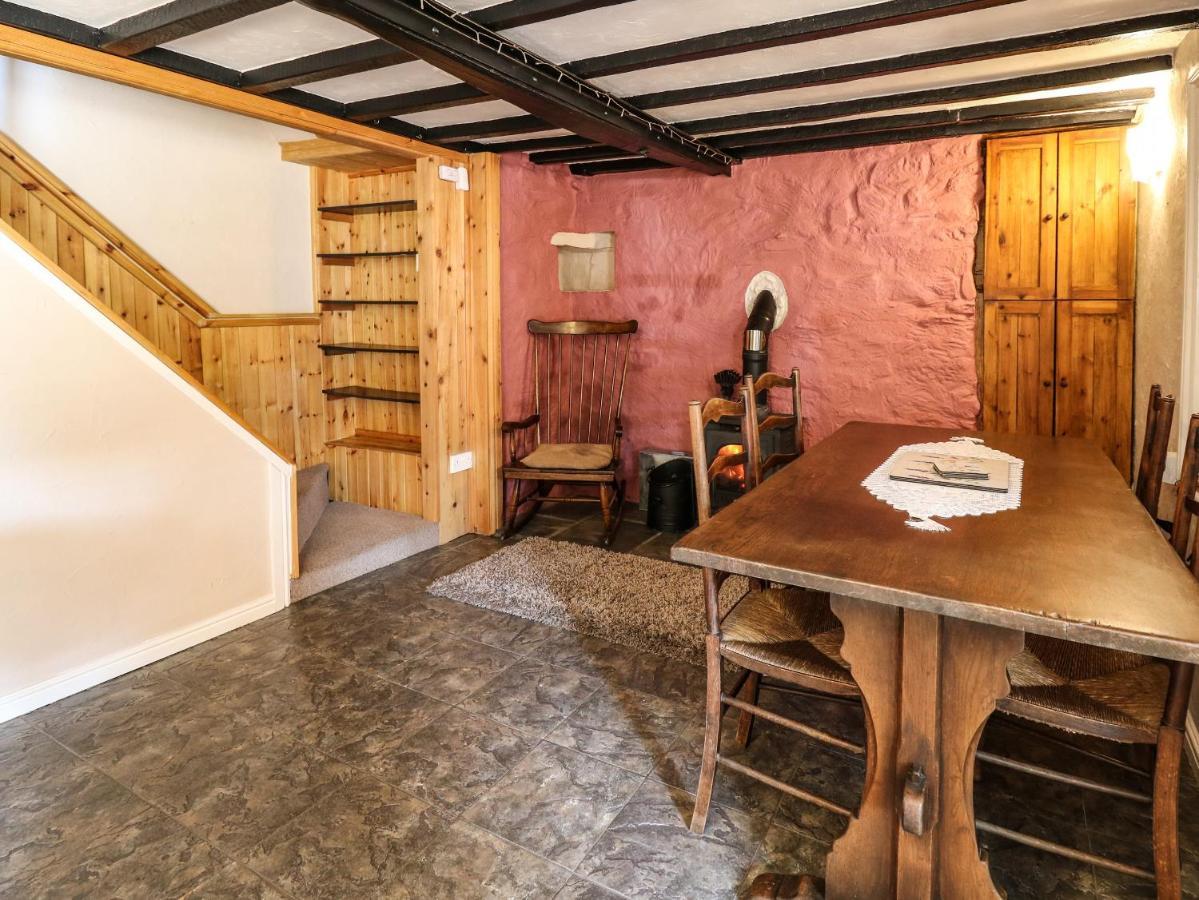 Brook Cottage Лланидлос Экстерьер фото