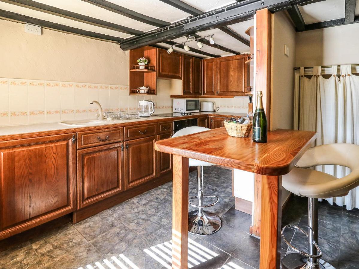 Brook Cottage Лланидлос Экстерьер фото